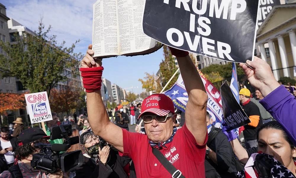 Διαδηλωτές στην Ουάσινγκτον: «Άλλα τέσσερα χρόνια» με Τραμπ